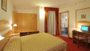 hotel-adamello-pokój-tirolia-2-osobowy-winterevent-zdj2